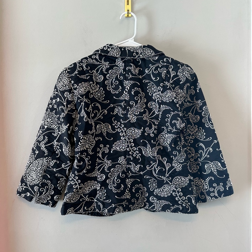 CAbi Black and Metallic White 3/4 Sleeve Floral Print Blazer Size 6 - Picture 5 of 6
